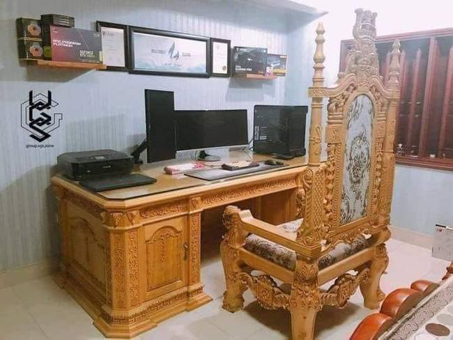 Amikor egy modern király home office-ban nyomja.