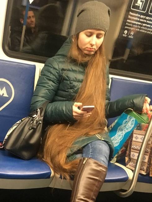 Aranyhaj a metróban.