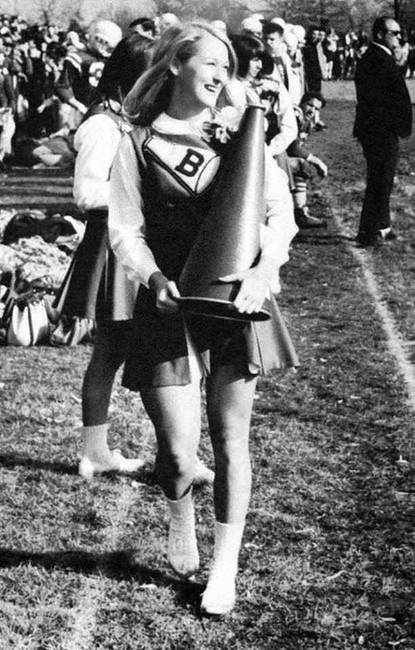 Meryl Streep 1966-ban az iskolai focicsapat pompomlánya volt.