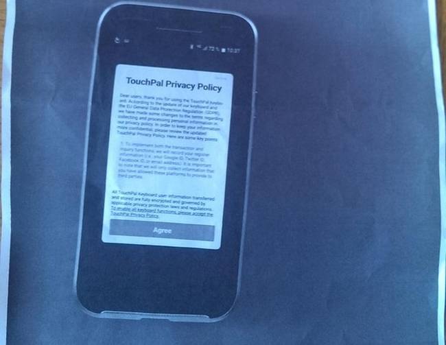 Screenshot, nagyszülő módra: telefon be a fénymásolóba és voilá!