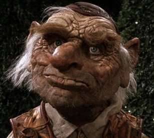 A Fantasztikus labirintus című film Hoggle nevezetű karakterjének maszkja.