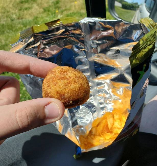 „A chipses zacskómban egy egész burgonya volt."