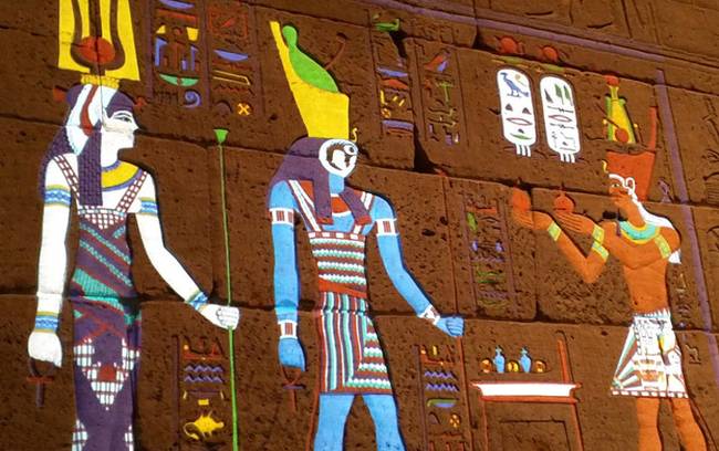 Valahogy így nézhettek ki kezdetben az egyiptomi falfestmények, mielőtt elkoptak a színeik.