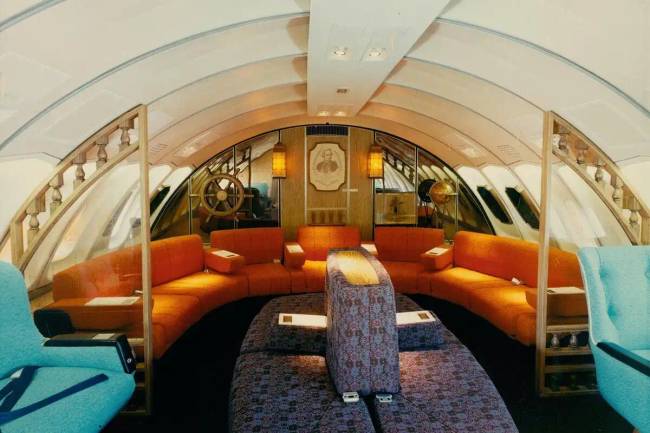 Miért van púp a Boeing 747-es repülőgépen? Hogyan jelent meg és mi a funkciója?