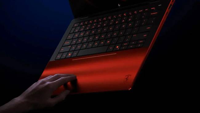 Limitált kiadású, méregdrága gamer laptopot dobott piacra a Ferrari és a HP