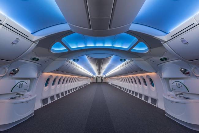 Így néz ki egy üres Boeing 787-es belseje.