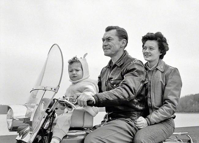 Motoros gyerekülés, 1962-ben.