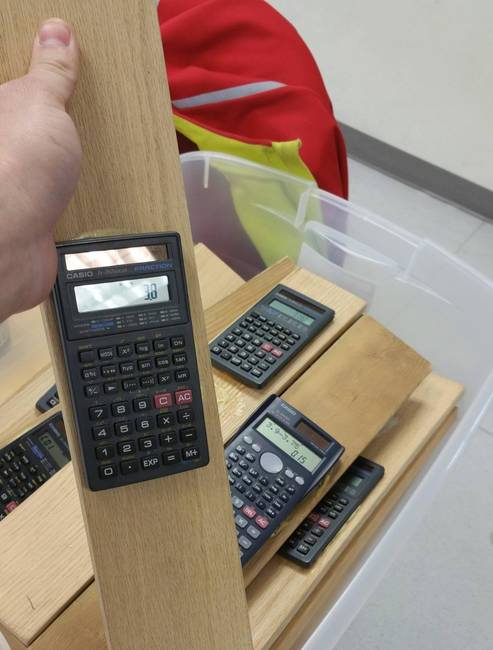 „Így akadályozzák meg az egyetememen, hogy a hallgatók hazavigyék magukkal a számológépeket."