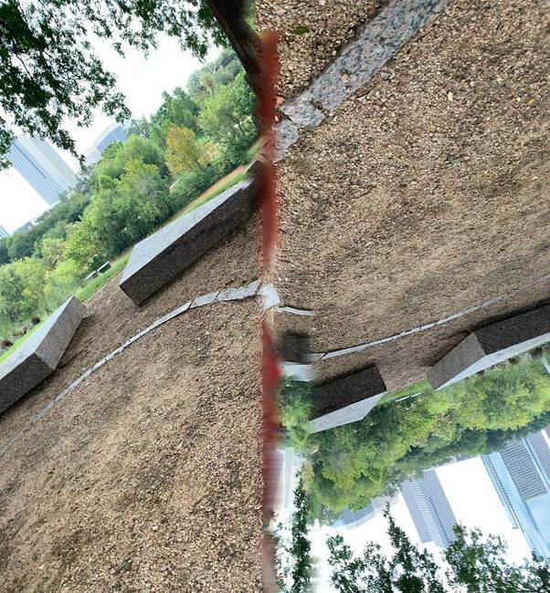 Ez történik, ha forgatjuk a telefonunkat panorámafotó készítés közben.
