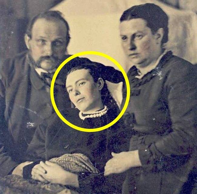 Közös fotó az elhunyttal