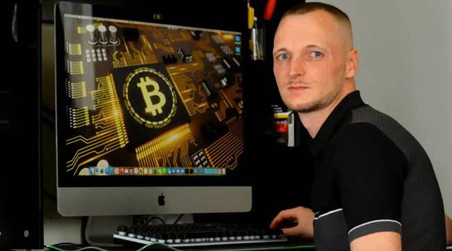 Emlékszel arra a férfira, aki véletlenül kidobott egy 7500 bitcoint tartalmazó merevlemezt? Így végződött a története