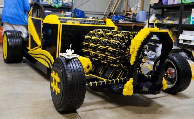Hiánypótló LEGO-autó.