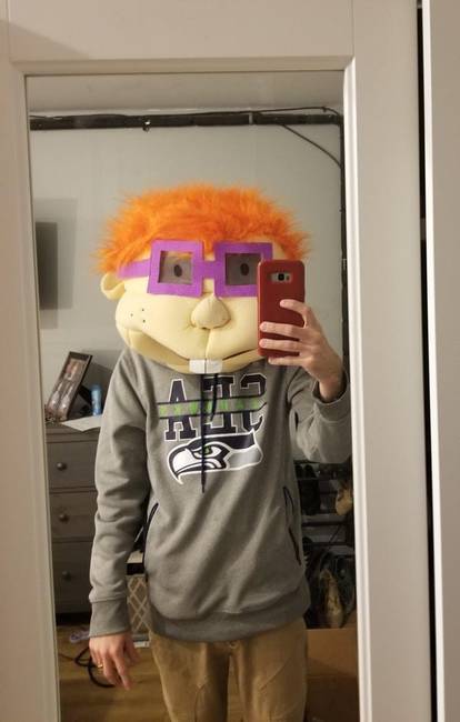 „Megkértem a feleségemet, hogy vásároljon nekem Chucky maszkot, amivel megijeszthetem a gyerekeket Halloweenkor...”