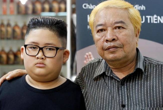 Egy vietnami szalon ingyen hajvágást kínál azoknak, akik Kim Dzsongun vagy Donald Trump frizurát akarnak.