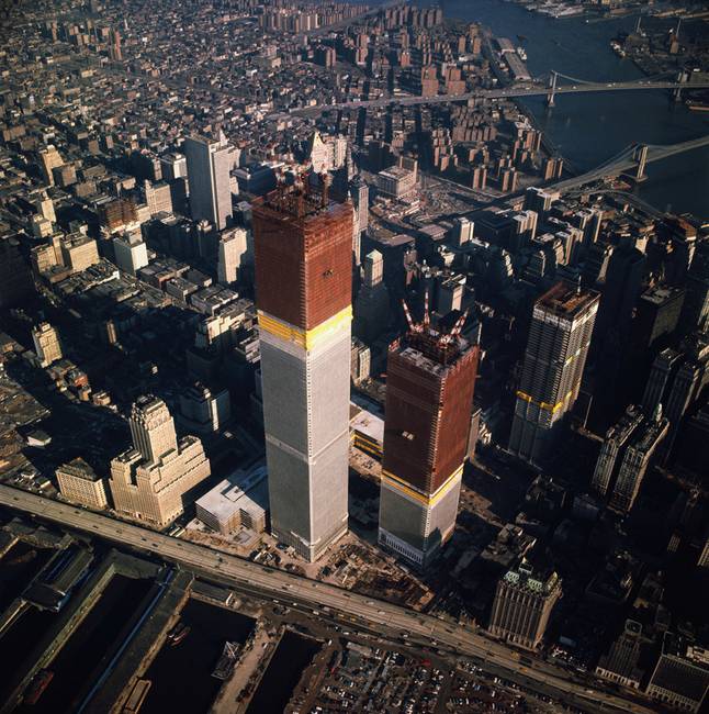 A World Trade Center ikertornyainak építése 1971-ben.