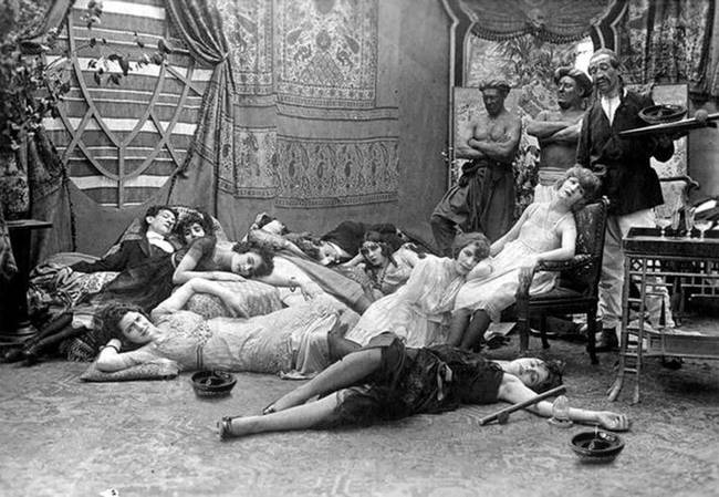 Ópium parti, 1918-ban.