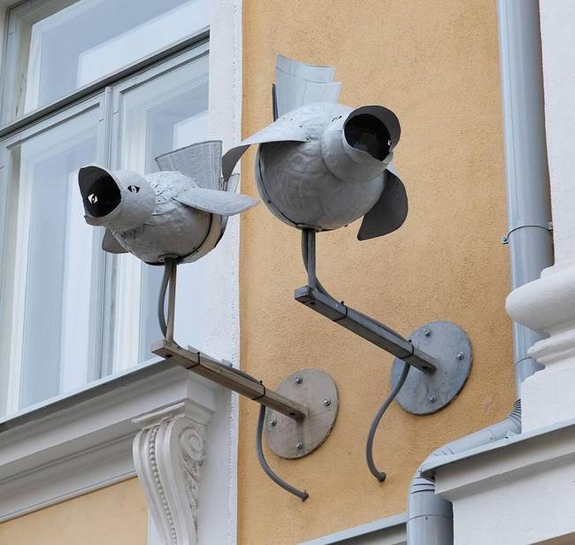 Ezeket a biztonsági kamerákat madaraknak álcázták.