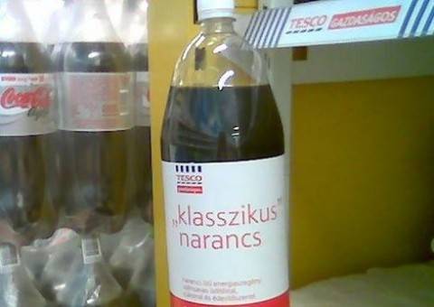 Nevezzetek paranoiásnak, de nekem baljóslatú az az idézőjel és a színe is.
