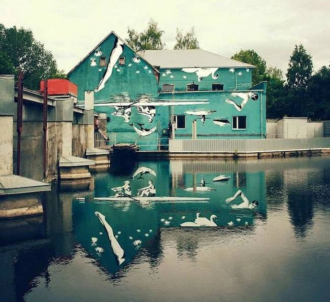 Graffiti, ami csak a vízben látható.