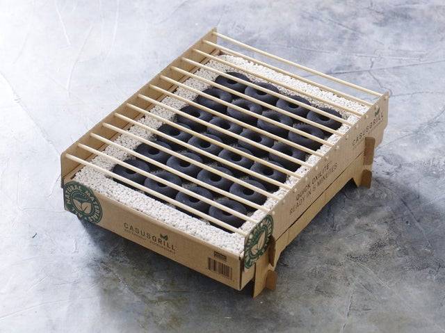 Bambuszból és kartonból készült eldobható mini-grill, ami állítólag meglepően hatékony.