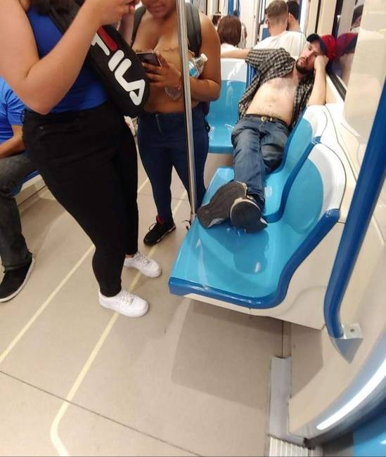 Amikor nem tisztelsz másokat a metrón: