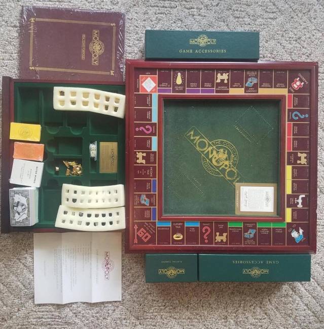 Több, mint 30 éves Monopoly.
