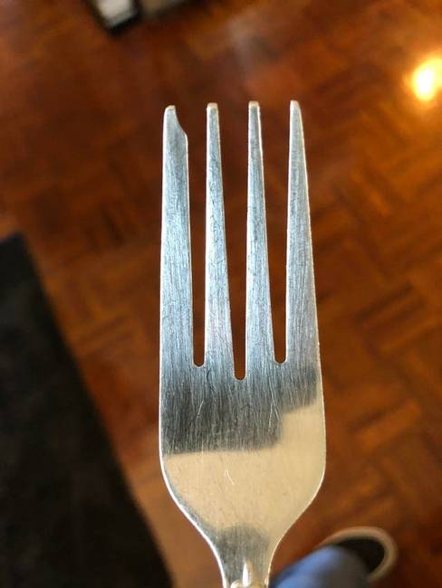 „Először azt hittem, hogy eltört a villám, de aztán láttam, hogy több ilyen is van a dobozban.''