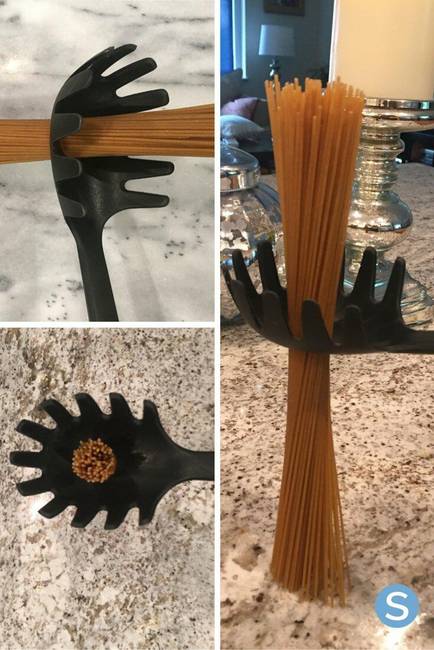 A spagetti kanál közepén található lyuk az egy főre eső tésztamennyiség mérésére szolgál.