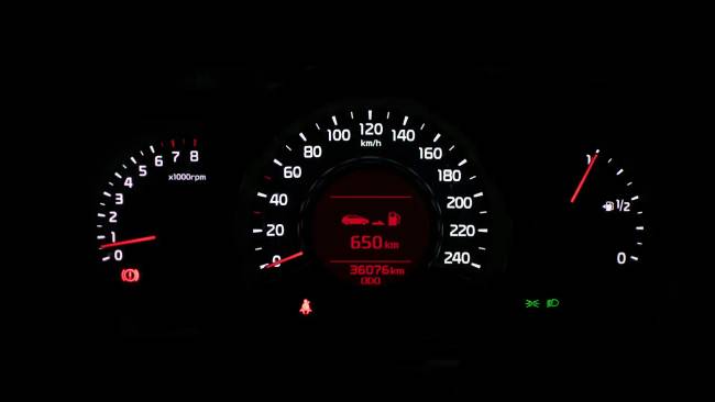 Mely fordulatszámok károsak a motorra: elmagyarázom egyszerűen