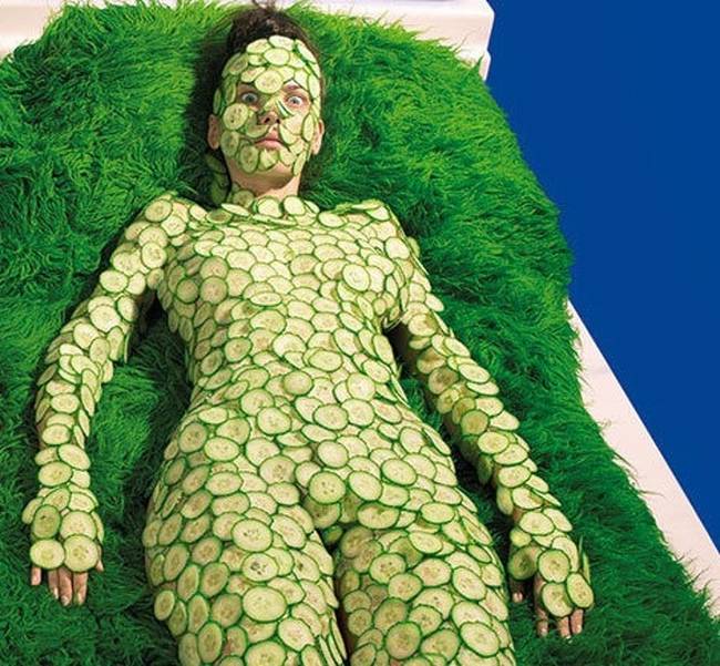 A bőrfiatalító módszer, amit rögtön azután alkalmazunk, hogy egy kisgyerek a buszmegállóban azt mondja ránk: „néni...”.