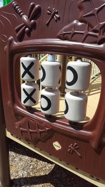 Szép meg minden, csak így ebben a formában használhatatlan ez a Tic-tac-toe.