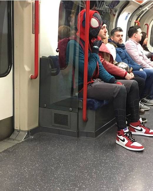 A hősök köztünk élnek.