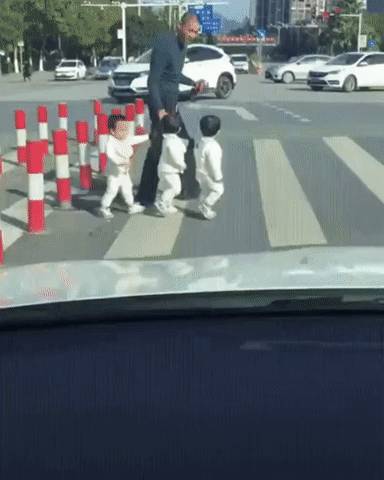 Apának lenni nem olyan egyszerű, mint amilyennek látszik.