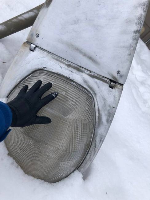 „A hóviharban feldőlt egy lámpa a házam közelében. Csak ekkor jöttem rá, hogy milyen hatalmasak is valójában. A kezem a viszonyítás végett."