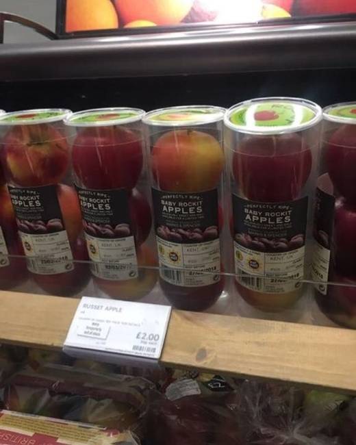 Ebben a boltban úgy csomagolják az almákat, mint a teniszlabdákat.