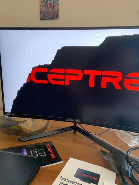 „Amikor megérkezett az új monitorom, letéptem a polarizáló réteg egy részét, mert azt hittem, hogy védőfólia."