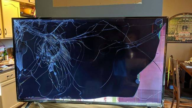 „Végre megérkezett az első 4K-s tévém!"