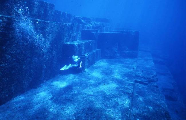 A Yonaguni emlékmű