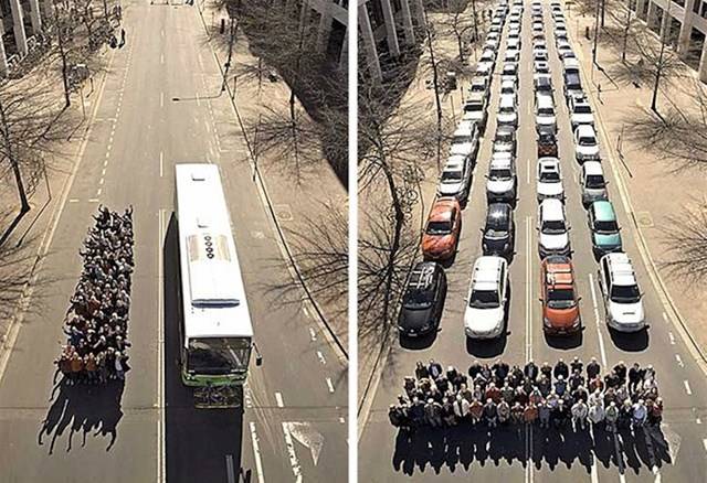 Ugyanannyi ember busszal, vs. ha mindenki autóval közlekedne.