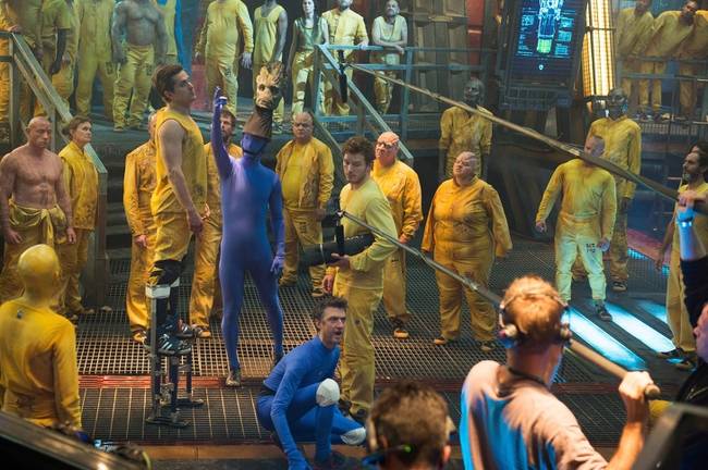 Mordály és Groot, a "A galaxis őrzői" című film forgatása közben.