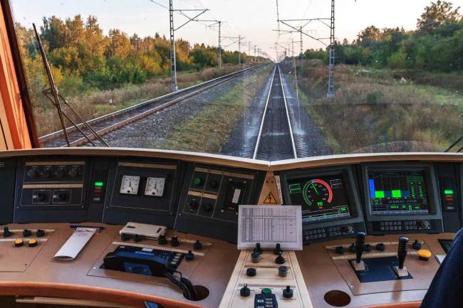Miért vannak ezek a fekete pontok a személygépkocsik, vonatok és buszok ablakainak szélén?