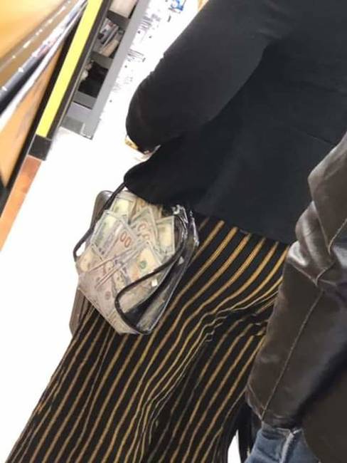 Egyesek szeretik magánügyként kezelni a pénzügyeiket, mások büszkén mutogatják. Ahol én lakom, ott ezért 5 perc alatt kirabolnák.