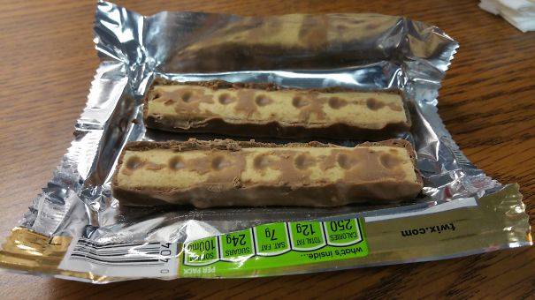 „A feleségem megkérdezte, hogy kérem-e a Twix csoki felét. Mondtam, hogy igen, persze...hát...nem egészen erre számítottam."