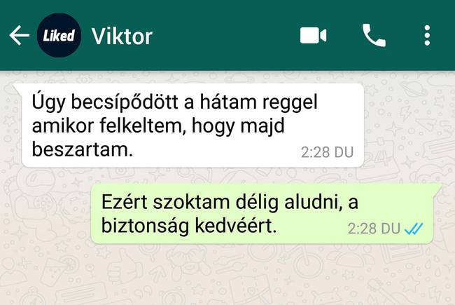 14 ember, akit a nehéz időkben sem hagy cserben a szarkazmusa