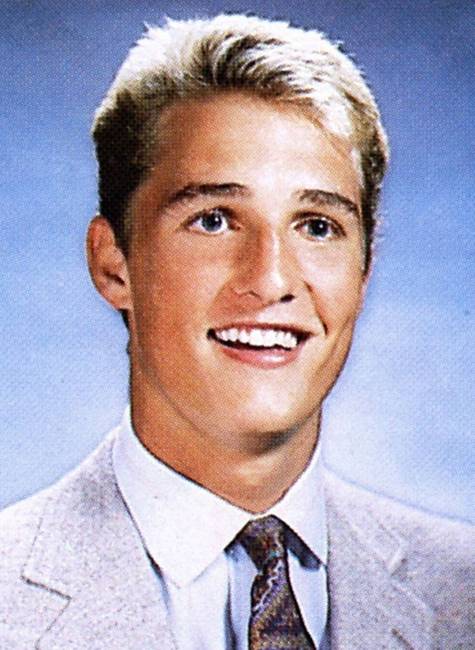 A fiatal Matthew McConaughey.