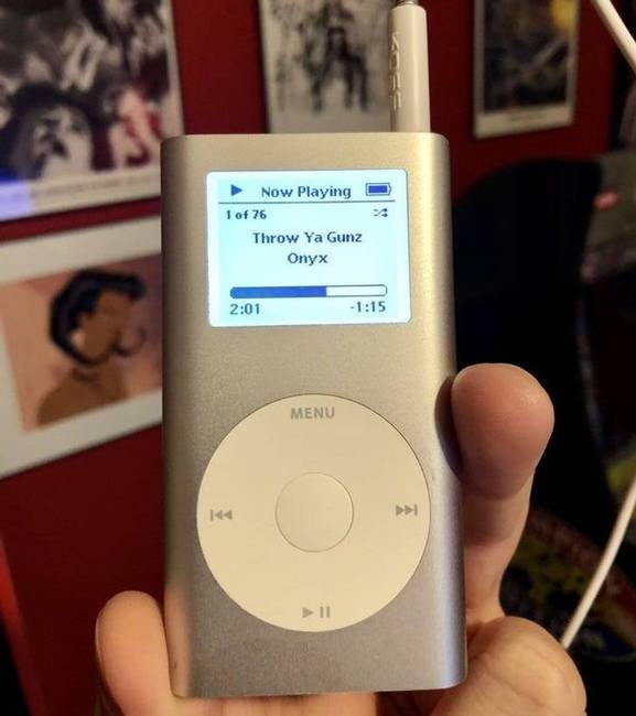 Ma már 20 dollárért kapható egy ilyen iPod. Nem is olyan régen még egy vagyonba került.