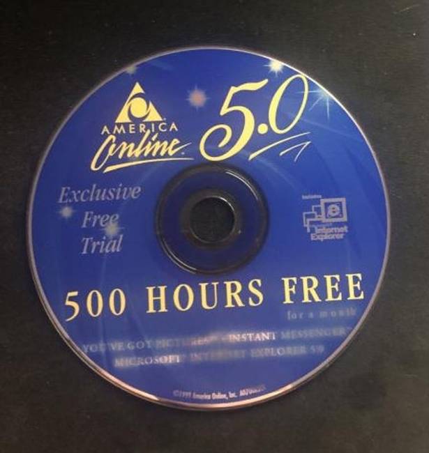 Egy lemez 500 órányi ingyen internettel 1999-ből.