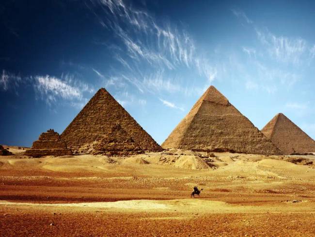 Egyiptomi piramisok.