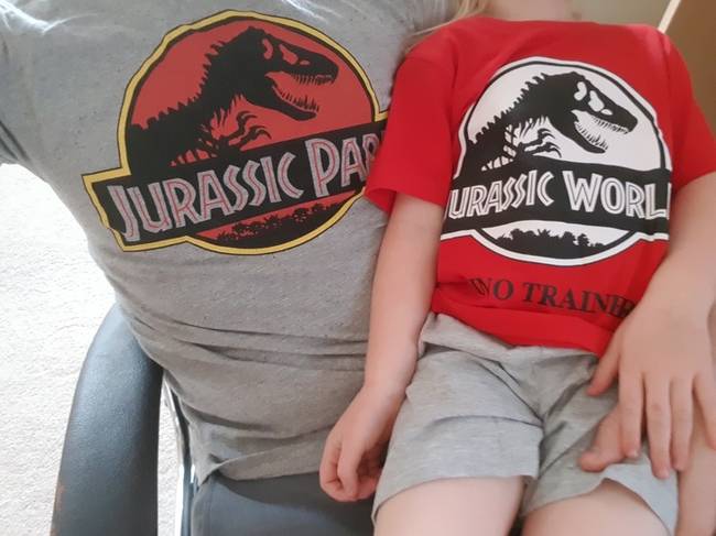 "Jurassic Park" (1993) a "Jurassic World" (2015) ellen.