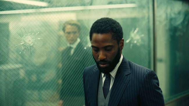 John David Washington szinte minden mozdulatot megtanult az ellenkező irányba végezni a 2020-as Tenet című filmhez.